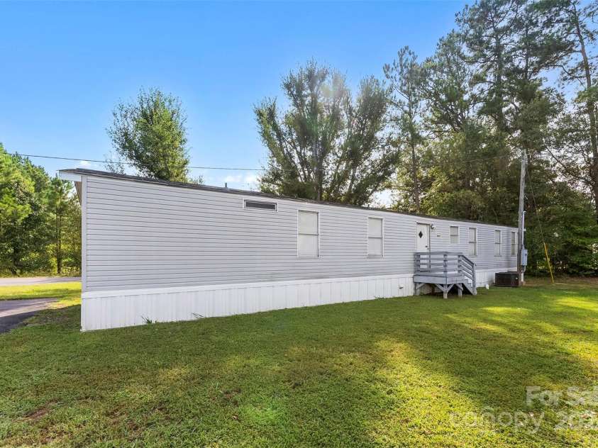 502 Cycle Lane, Dallas, NC 28034.  MLS# CAR4181921, YatesRealty ID 3721. 