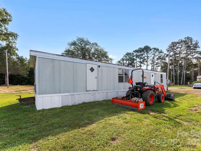 502 Cycle Lane, Dallas, NC 28034.  MLS# CAR4181921, YatesRealty ID 3721. 