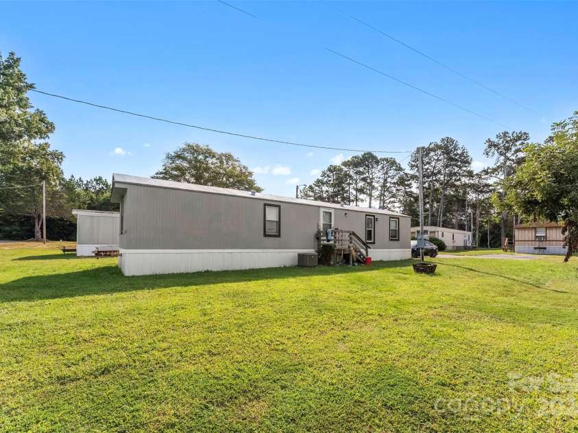 502 Cycle Lane, Dallas, NC 28034.  MLS# CAR4181921, YatesRealty ID 3721. 