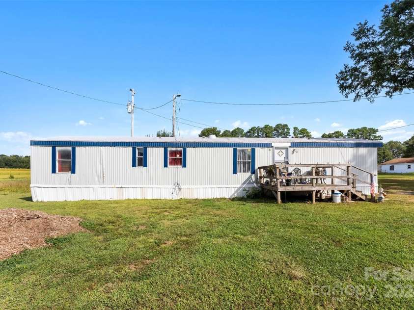 502 Cycle Lane, Dallas, NC 28034.  MLS# CAR4181921, YatesRealty ID 3721. 