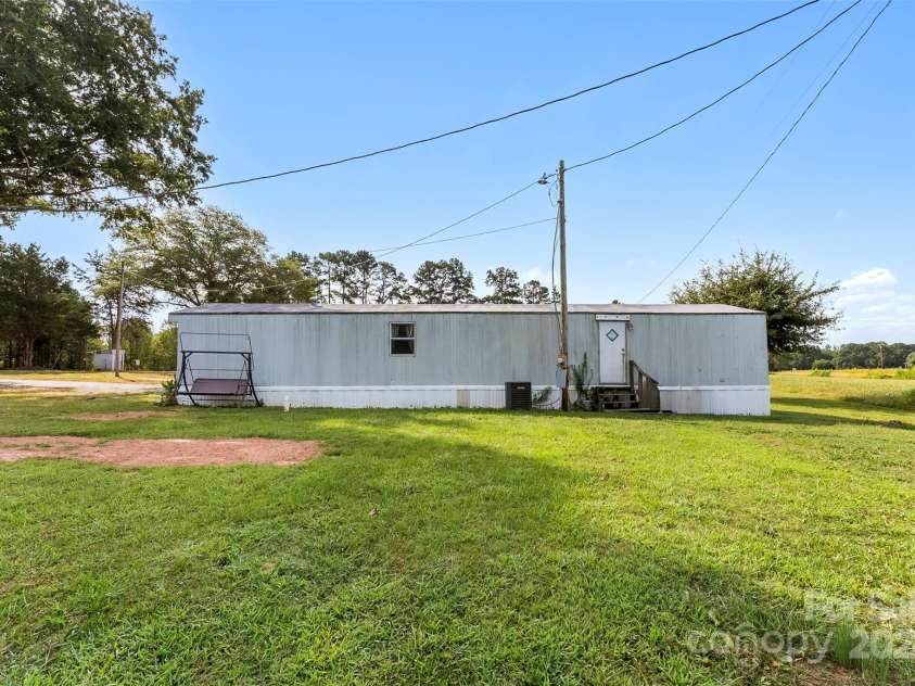 502 Cycle Lane, Dallas, NC 28034.  MLS# CAR4181921, YatesRealty ID 3721. 