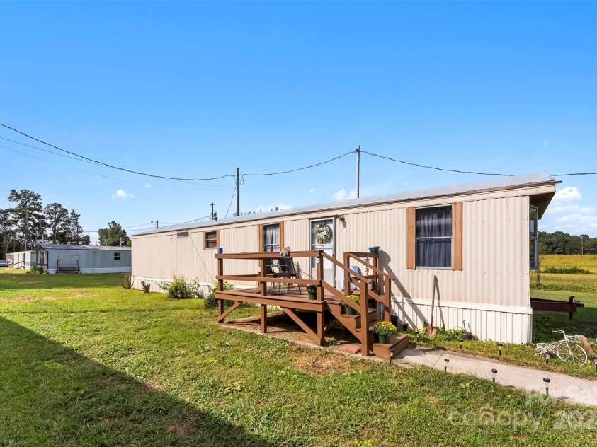 502 Cycle Lane, Dallas, NC 28034.  MLS# CAR4181921, YatesRealty ID 3721. 