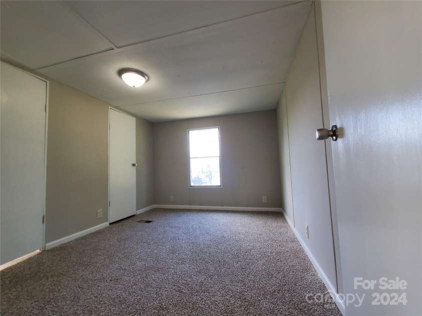 502 Cycle Lane, Dallas, NC 28034.  MLS# CAR4181921, YatesRealty ID 3721. 