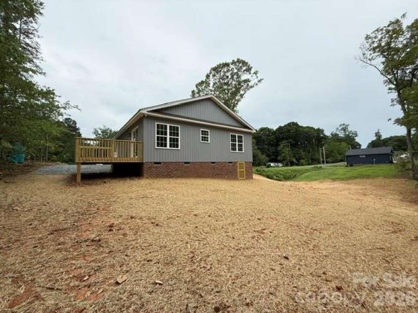 188 Walnut Road, Lexington, NC 27292.  MLS# CAR4404719, YatesRealty ID 37210. 