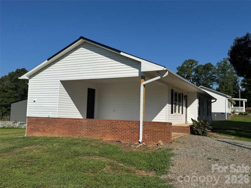 272 Shepps Boat Dock Road, Lexington, NC 27292.  MLS# CAR4404732, YatesRealty ID 37211. 