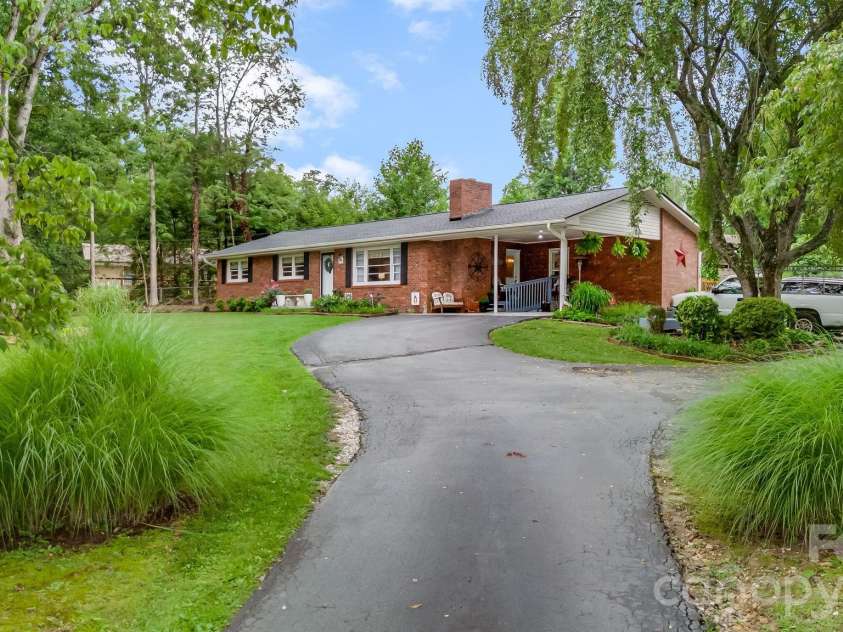 95 Pensacola Avenue, Arden, NC 28704.  MLS# CAR4404729, YatesRealty ID 37212. 