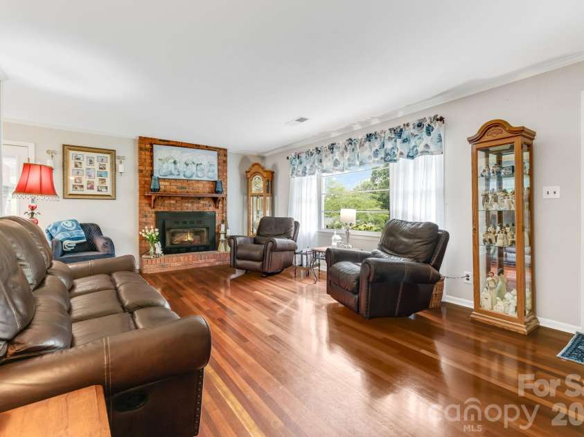 95 Pensacola Avenue, Arden, NC 28704.  MLS# CAR4404729, YatesRealty ID 37212. 