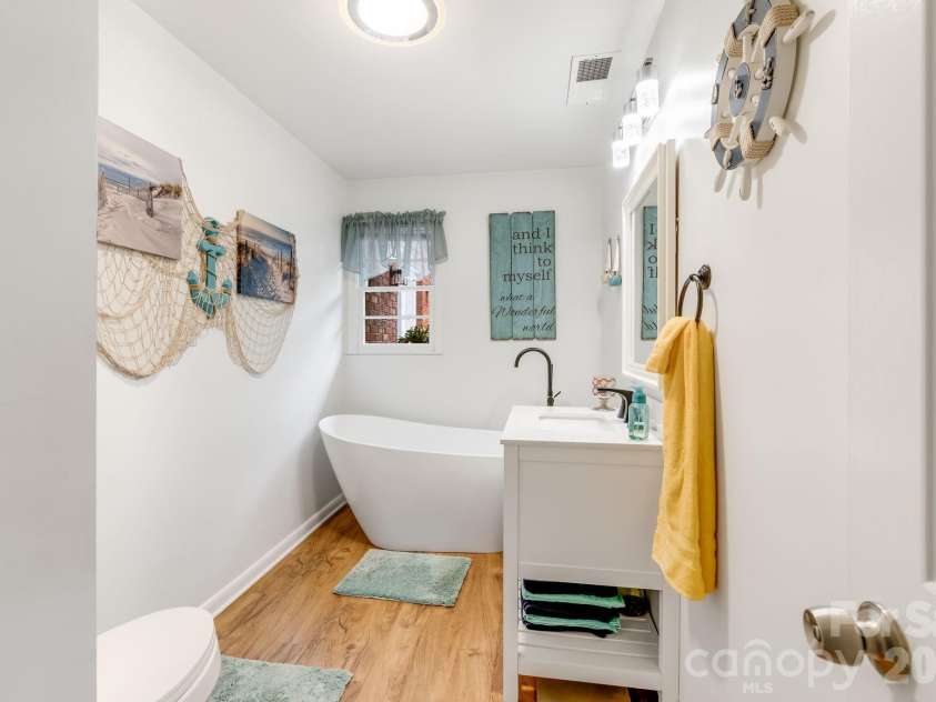 95 Pensacola Avenue, Arden, NC 28704.  MLS# CAR4404729, YatesRealty ID 37212. 