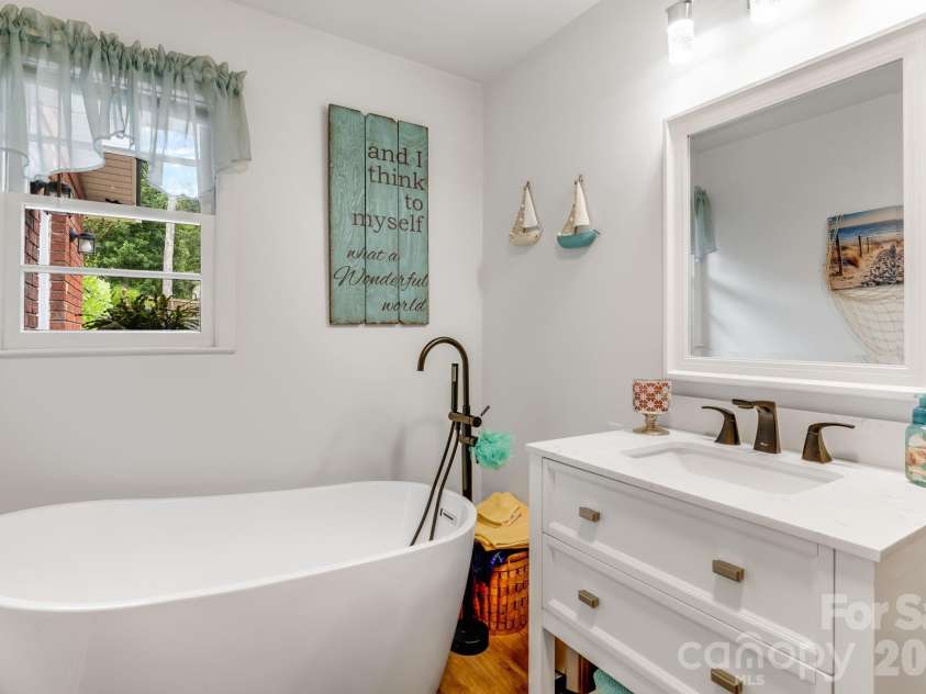 95 Pensacola Avenue, Arden, NC 28704.  MLS# CAR4404729, YatesRealty ID 37212. 