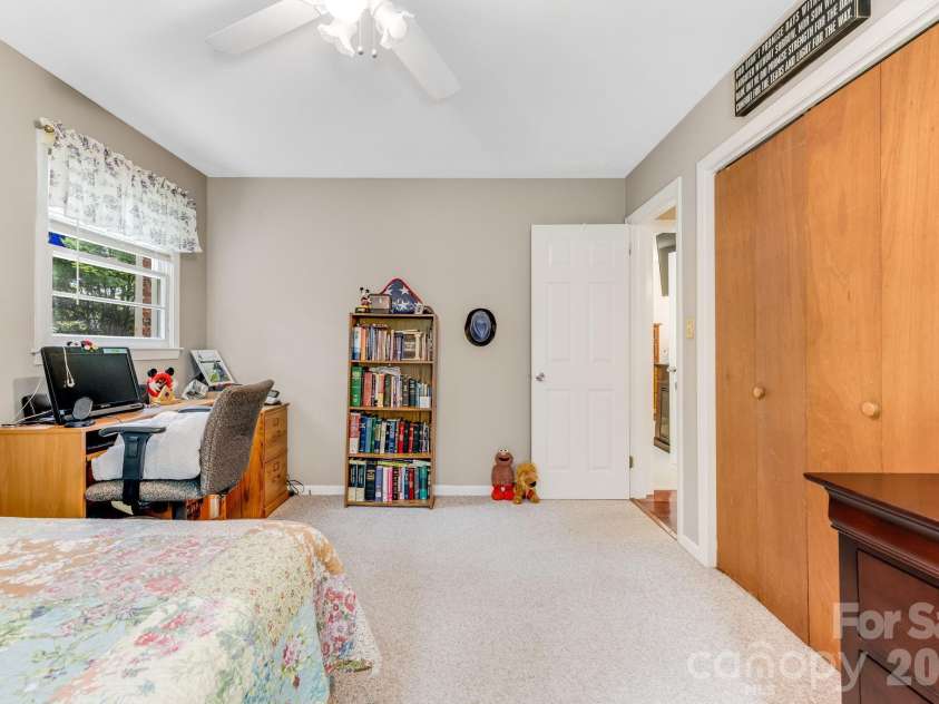 95 Pensacola Avenue, Arden, NC 28704.  MLS# CAR4404729, YatesRealty ID 37212. 