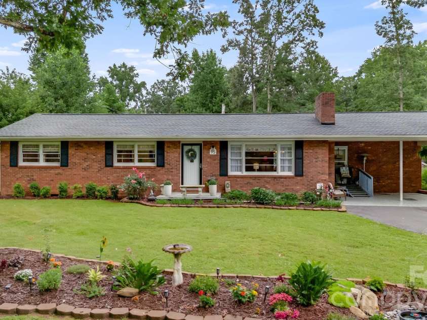 95 Pensacola Avenue, Arden, NC 28704.  MLS# CAR4404729, YatesRealty ID 37212. 