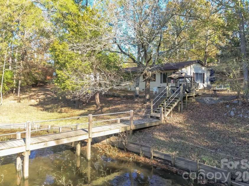 1645 Rolling Hills Road, Ridgeway, SC 29130.  MLS# CAR4404787, YatesRealty ID 37216. 