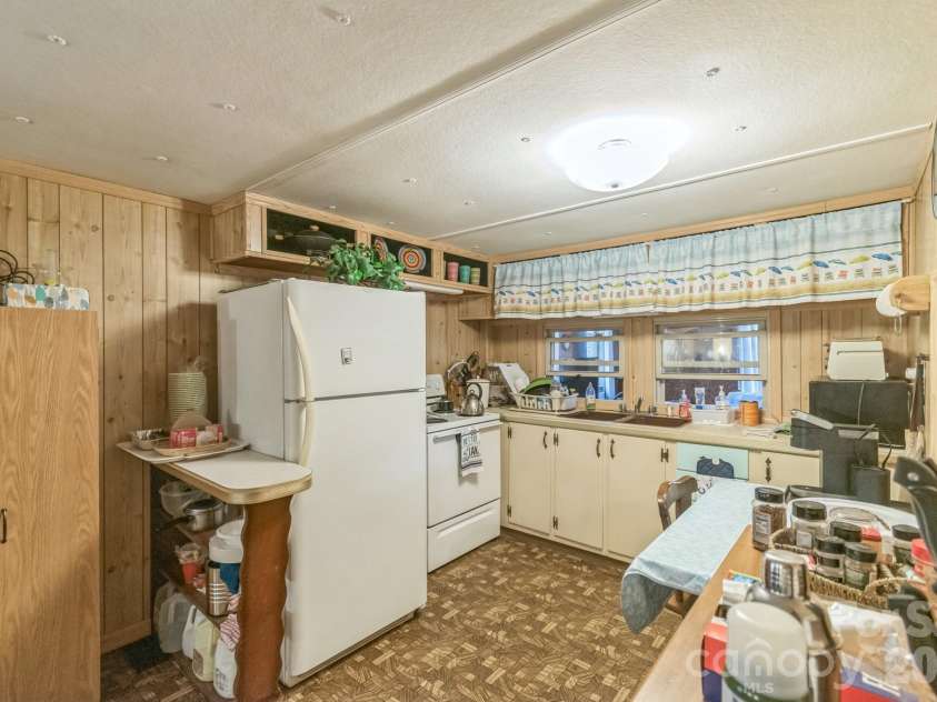 1645 Rolling Hills Road, Ridgeway, SC 29130.  MLS# CAR4404787, YatesRealty ID 37216. 