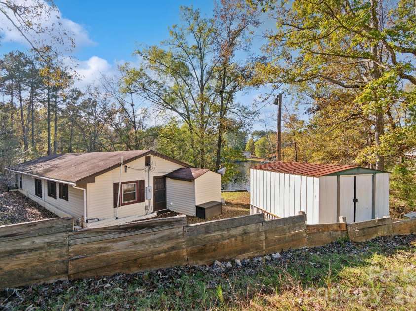 1645 Rolling Hills Road, Ridgeway, SC 29130.  MLS# CAR4404787, YatesRealty ID 37216. 