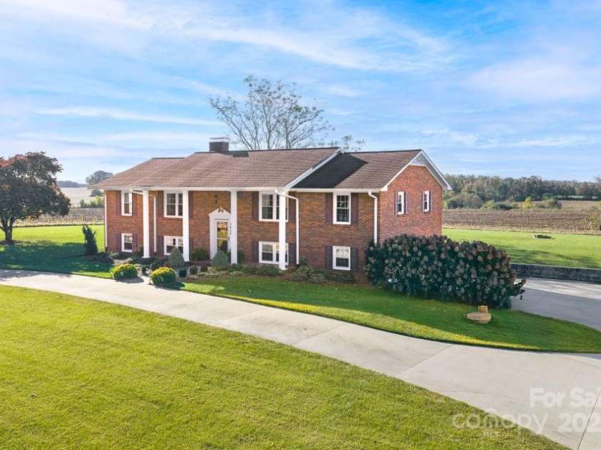 1418 Memorial Highway, Harmony, NC 28634.  MLS# CAR4315790, YatesRealty ID 3722. 