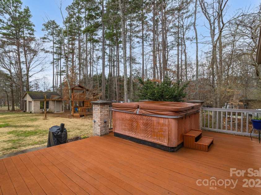 507 Saint Johns Drive, Salisbury, NC 28144.  MLS# CAR4231886, YatesRealty ID 3722. 
