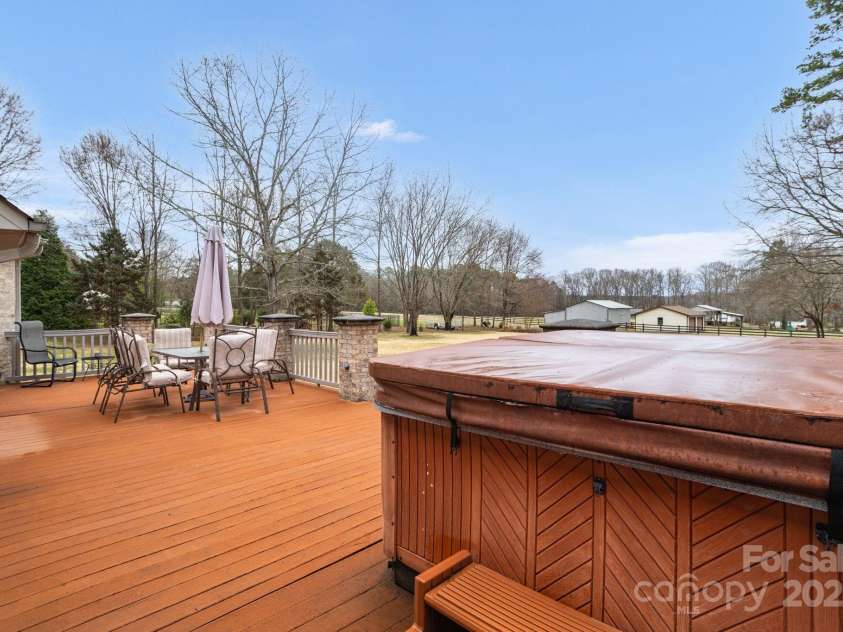 507 Saint Johns Drive, Salisbury, NC 28144.  MLS# CAR4231886, YatesRealty ID 3722. 