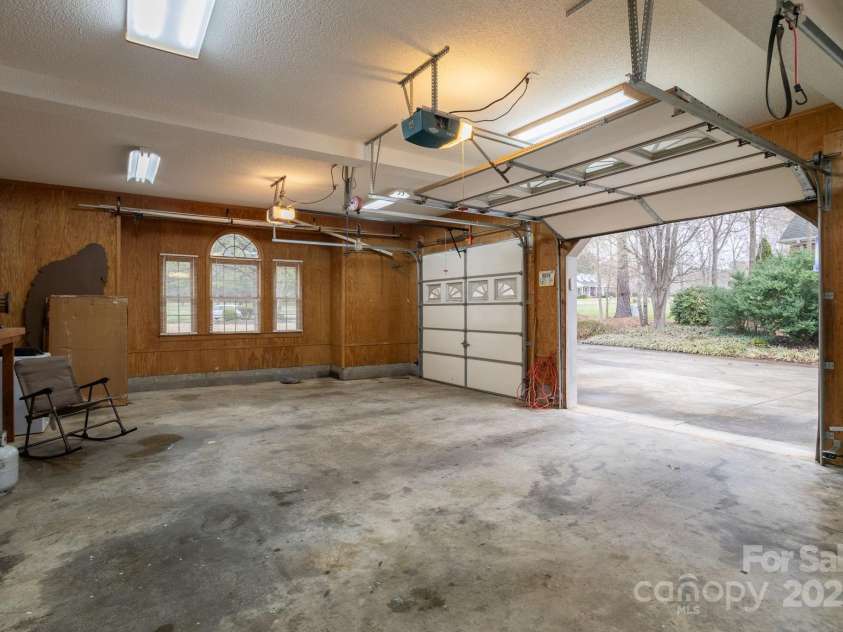 507 Saint Johns Drive, Salisbury, NC 28144.  MLS# CAR4231886, YatesRealty ID 3722. 