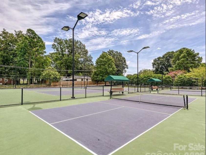 4809 Walden Court, Charlotte, NC 28210.  MLS# CAR4404781, YatesRealty ID 37220. 