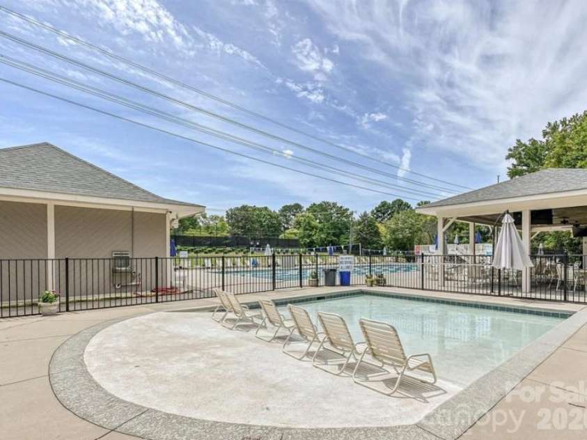 4809 Walden Court, Charlotte, NC 28210.  MLS# CAR4404781, YatesRealty ID 37220. 