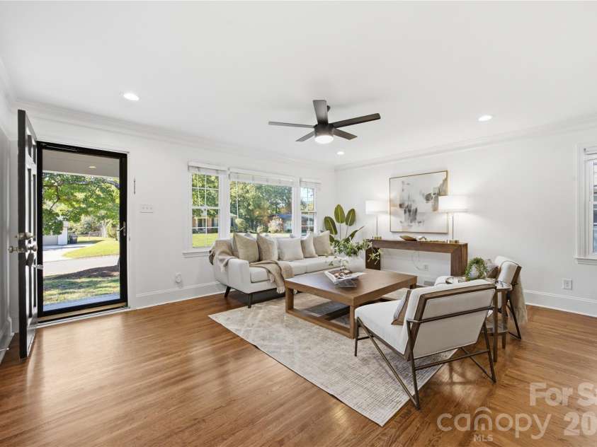 4809 Walden Court, Charlotte, NC 28210.  MLS# CAR4436097, YatesRealty ID 37220. 