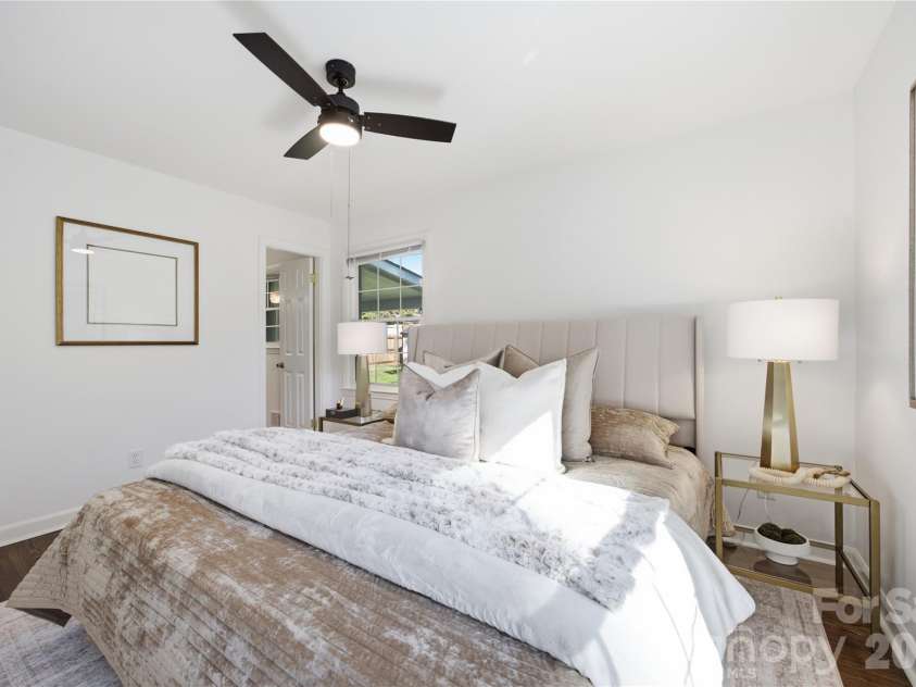 4809 Walden Court, Charlotte, NC 28210.  MLS# CAR4436097, YatesRealty ID 37220. 