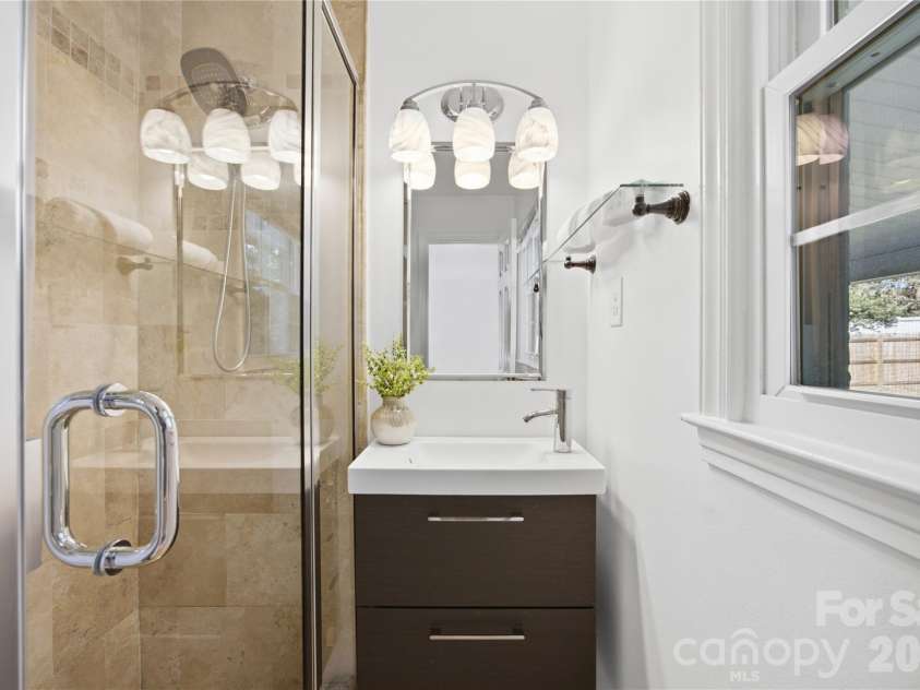 4809 Walden Court, Charlotte, NC 28210.  MLS# CAR4436097, YatesRealty ID 37220. 