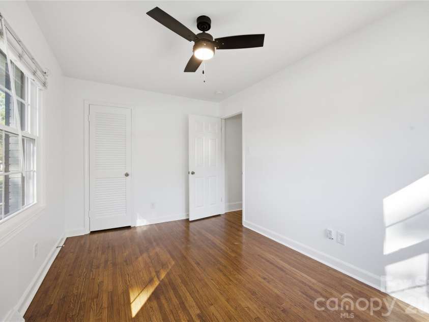 4809 Walden Court, Charlotte, NC 28210.  MLS# CAR4436097, YatesRealty ID 37220. 