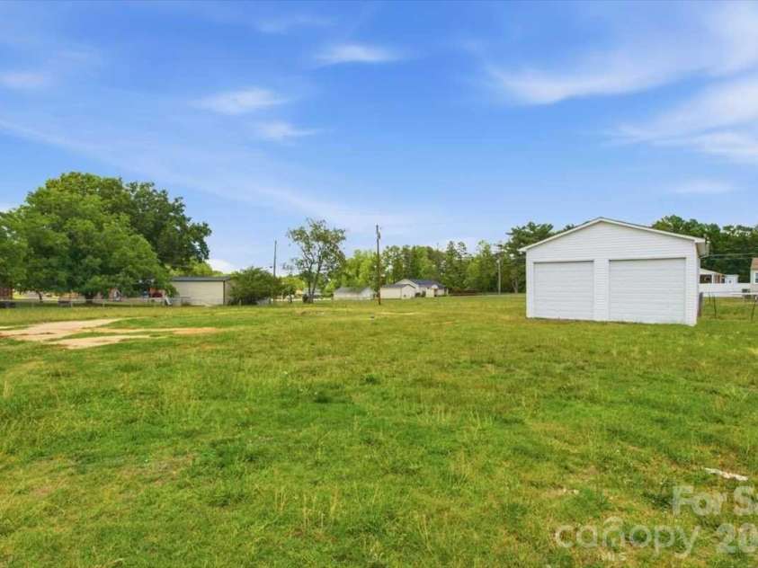 990 Colonial Drive, China Grove, NC 28023.  MLS# CAR4404839, YatesRealty ID 37224. 
