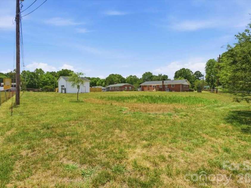 990 Colonial Drive, China Grove, NC 28023.  MLS# CAR4404839, YatesRealty ID 37224. 