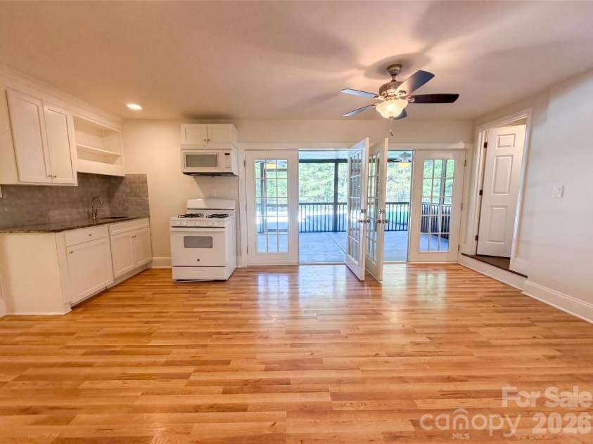 502 Live Oaks Court, Fort Mill, SC 29715.  MLS# CAR4404924, YatesRealty ID 37229. 