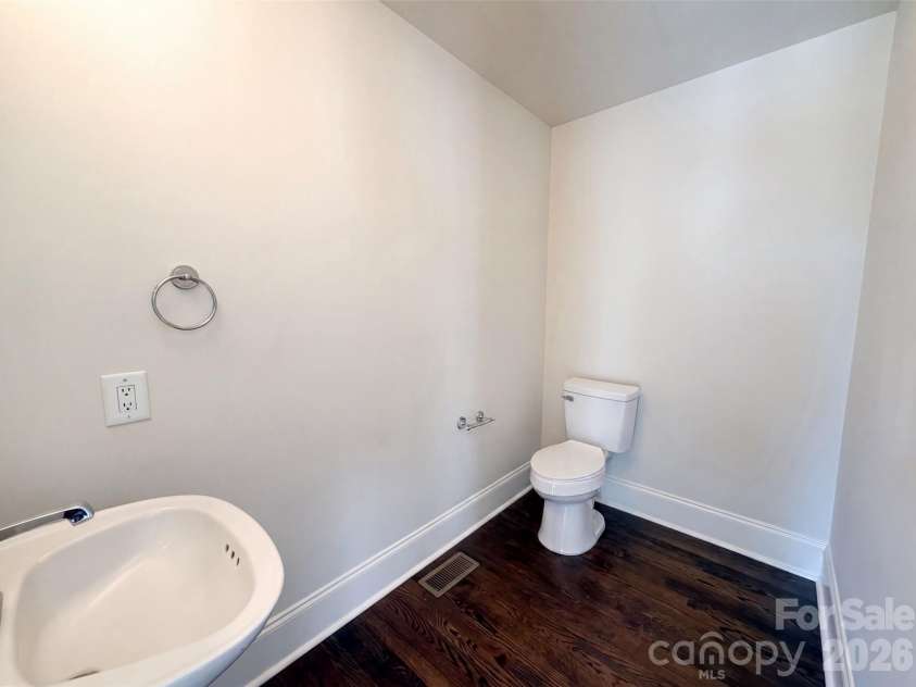 502 Live Oaks Court, Fort Mill, SC 29715.  MLS# CAR4404924, YatesRealty ID 37229. 