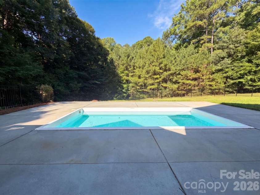 502 Live Oaks Court, Fort Mill, SC 29715.  MLS# CAR4404924, YatesRealty ID 37229. 