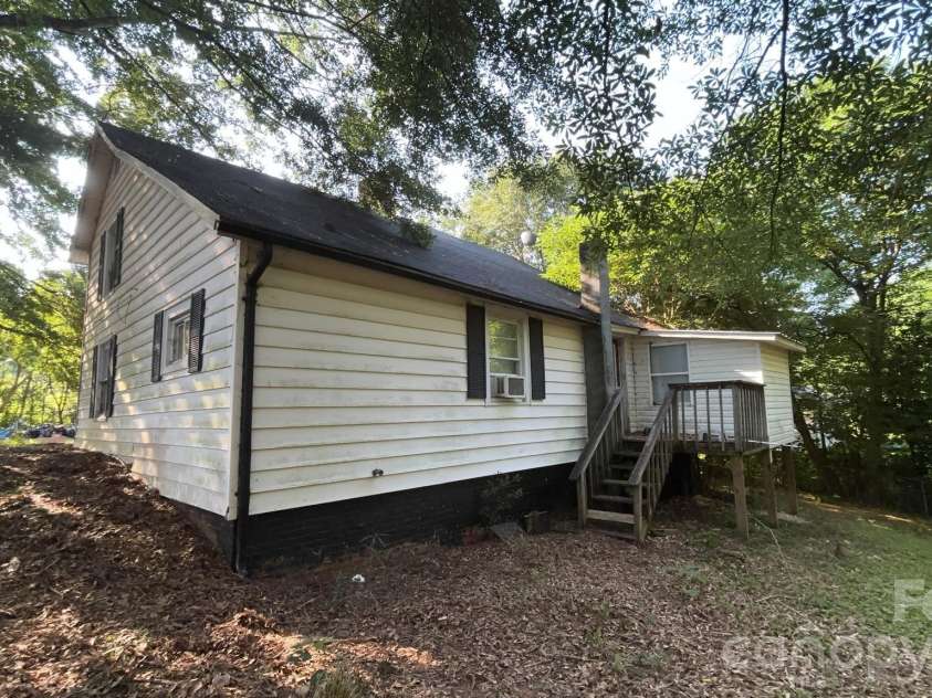 166 Main Street, Henrietta, NC 28076.  MLS# CAR4404898, YatesRealty ID 37233. 
