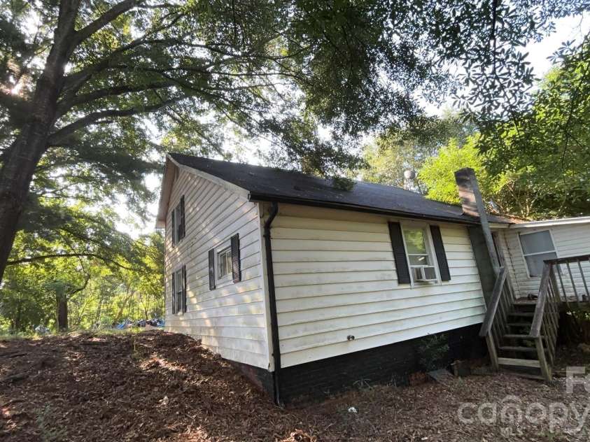 166 Main Street, Henrietta, NC 28076.  MLS# CAR4404898, YatesRealty ID 37233. 