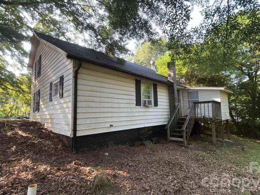 166 Main Street, Henrietta, NC 28076.  MLS# CAR4404898, YatesRealty ID 37233. 