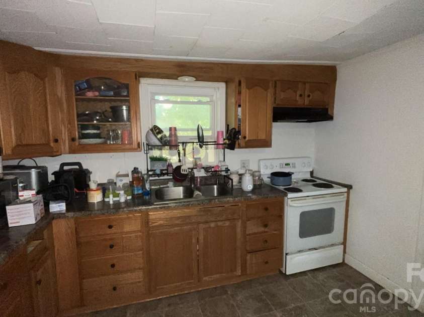 166 Main Street, Henrietta, NC 28076.  MLS# CAR4404898, YatesRealty ID 37233. 