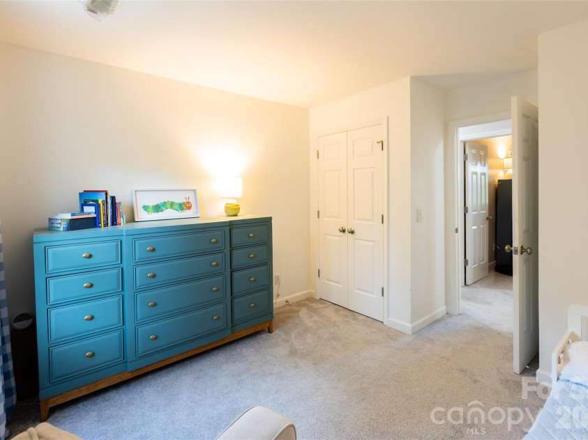 9613 Fairmead Drive, Charlotte, NC 28269.  MLS# CAR4403056, YatesRealty ID 37235. 