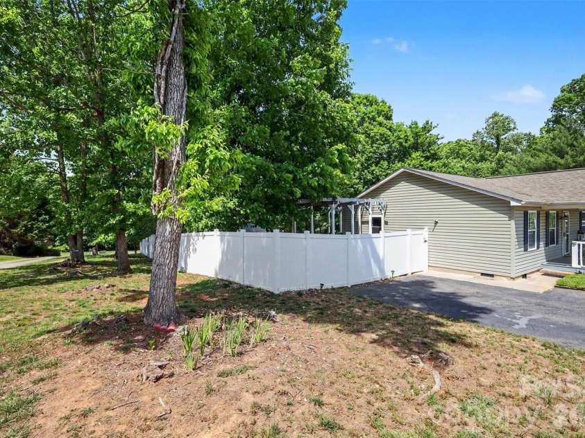4432 Bennett Road, Morganton, NC 28655.  MLS# CAR4392239, YatesRealty ID 37237. 