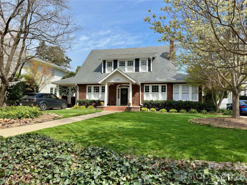 2021 Dilworth Road, Charlotte, NC 28203.  MLS# CAR4402943, YatesRealty ID 37238. 