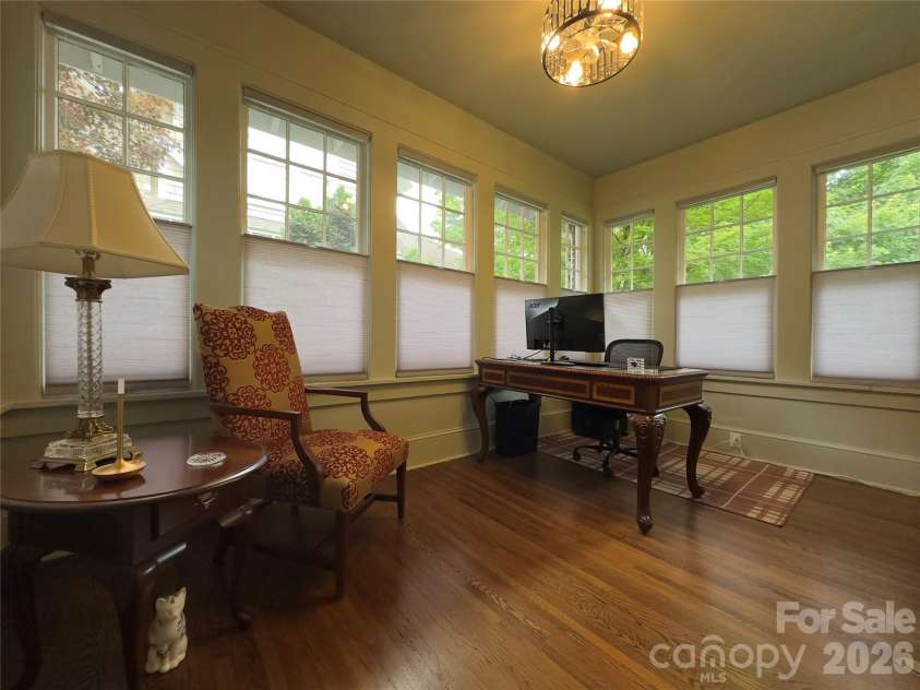 2021 Dilworth Road, Charlotte, NC 28203.  MLS# CAR4402943, YatesRealty ID 37238. 