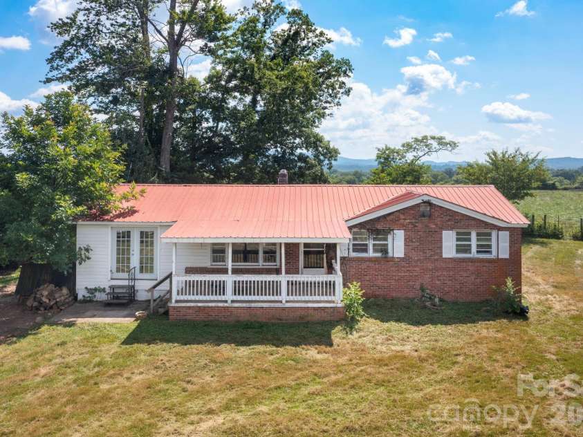 86 Sterling Drive, Mills River, NC 28759.  MLS# CAR4401827, YatesRealty ID 37239. 