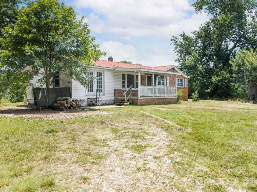 86 Sterling Drive, Mills River, NC 28759.  MLS# CAR4401827, YatesRealty ID 37239. 
