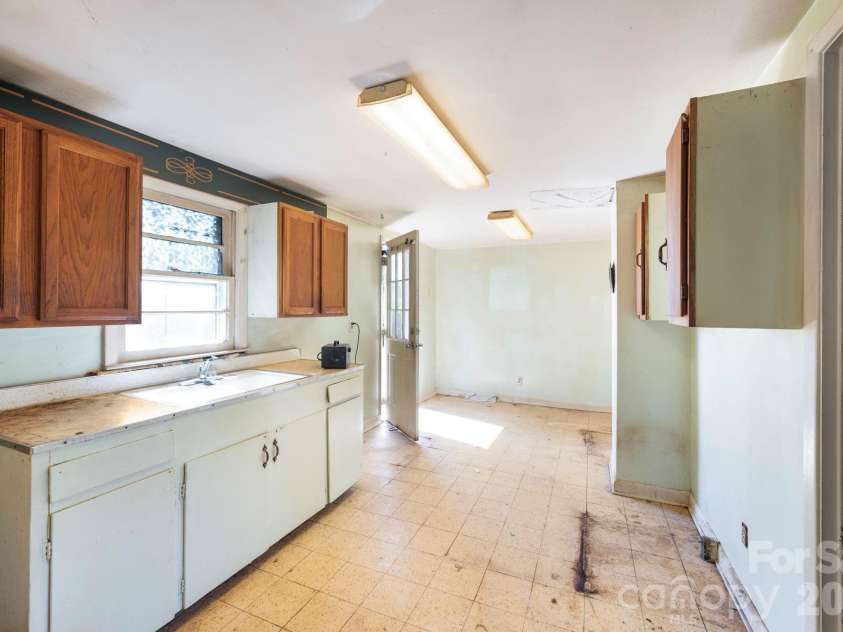 86 Sterling Drive, Mills River, NC 28759.  MLS# CAR4401827, YatesRealty ID 37239. 