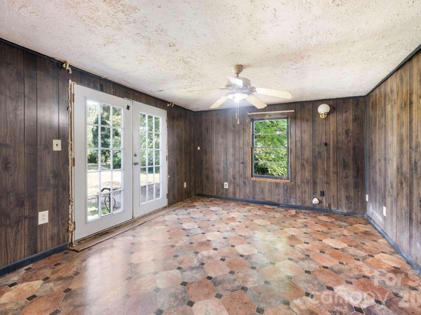 86 Sterling Drive, Mills River, NC 28759.  MLS# CAR4401827, YatesRealty ID 37239. 
