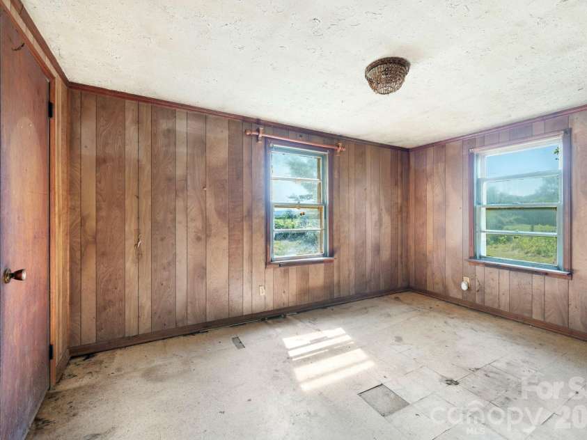 86 Sterling Drive, Mills River, NC 28759.  MLS# CAR4401827, YatesRealty ID 37239. 