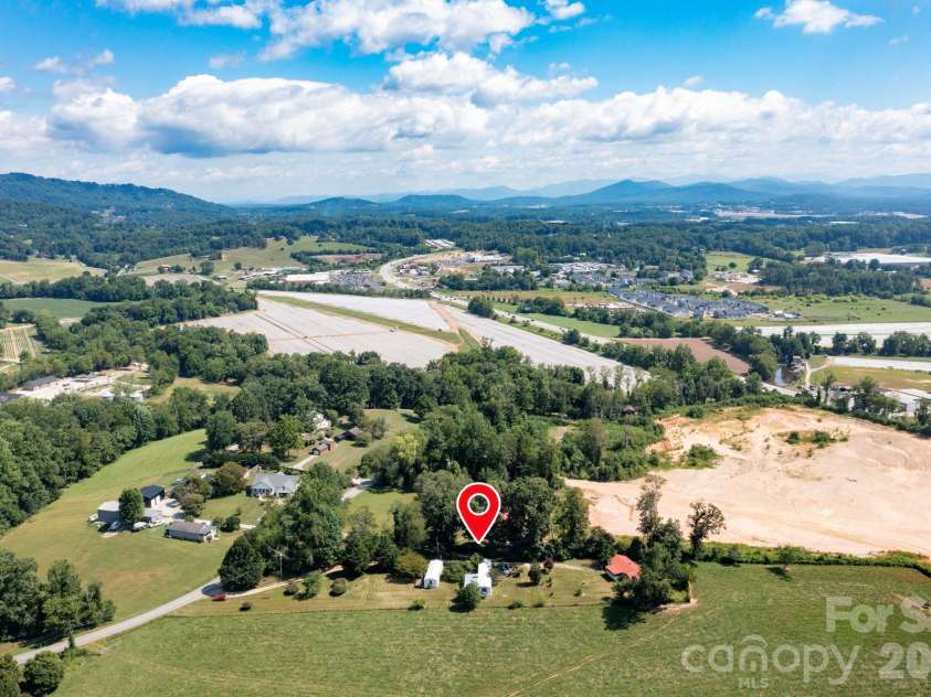 86 Sterling Drive, Mills River, NC 28759.  MLS# CAR4401827, YatesRealty ID 37239. 