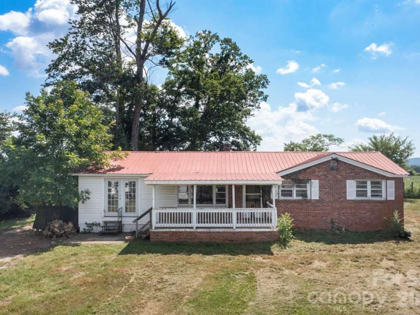 86 Sterling Drive, Mills River, NC 28759.  MLS# CAR4401827, YatesRealty ID 37239. 
