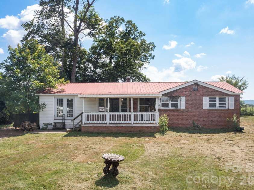 86 Sterling Drive, Mills River, NC 28759.  MLS# CAR4401827, YatesRealty ID 37239. 