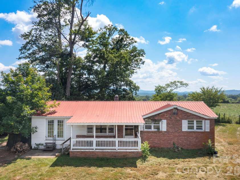 86 Sterling Drive, Mills River, NC 28759.  MLS# CAR4401827, YatesRealty ID 37239. 